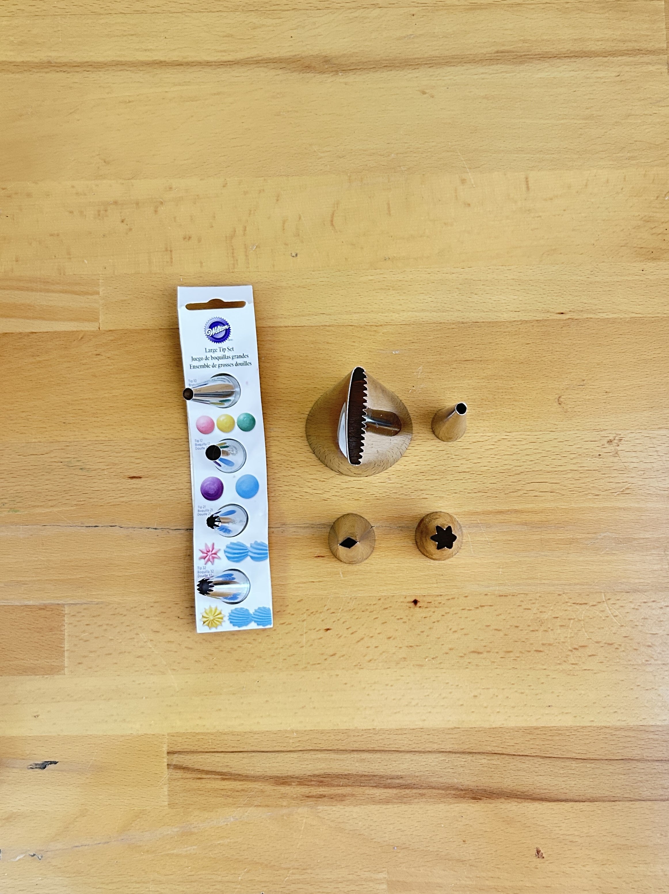 Wilton Cake Decorating Kit